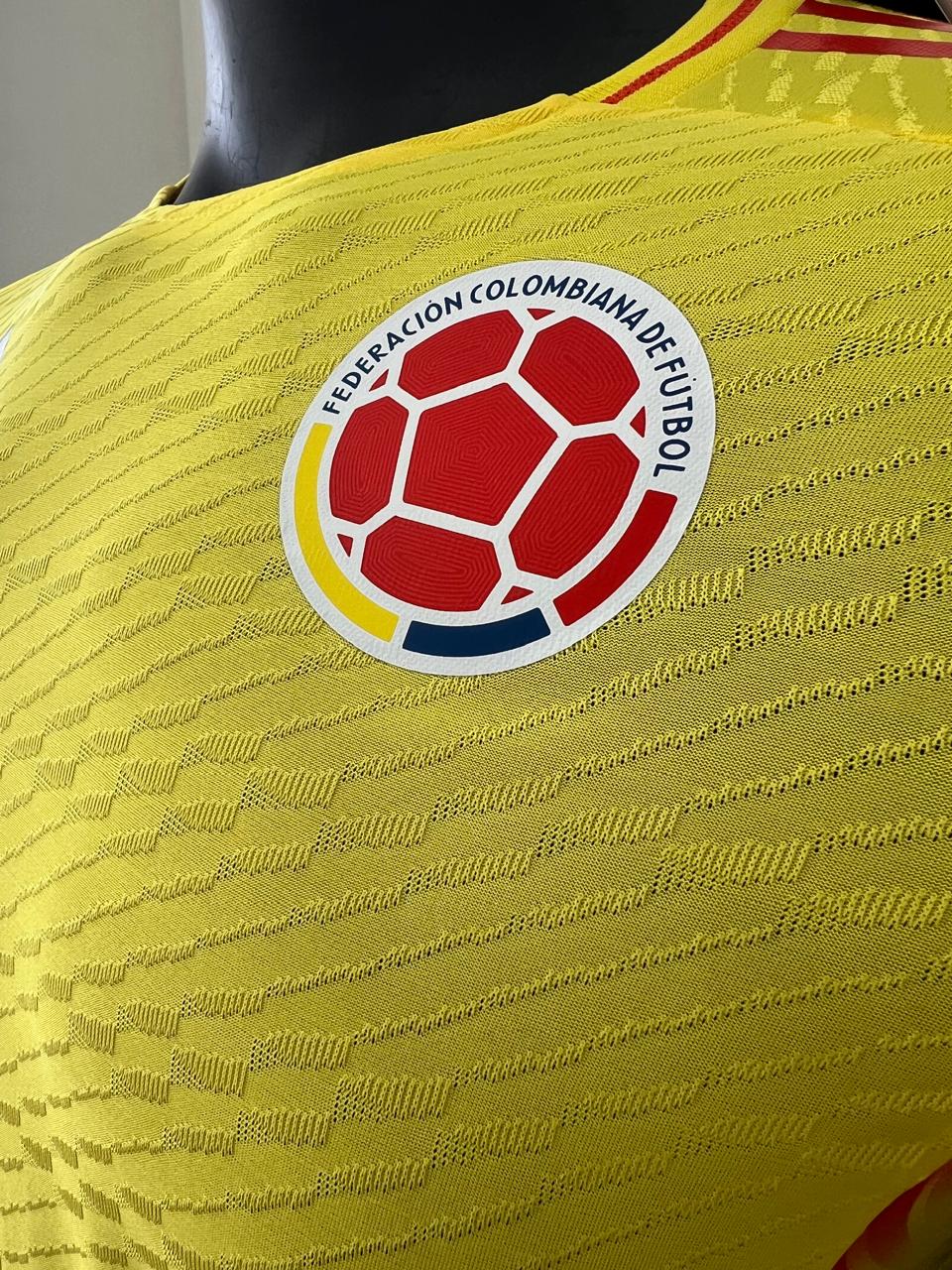 CAMISETA COLOMBIA AMARILLA PLAYER 2025 (Últimas unidades)