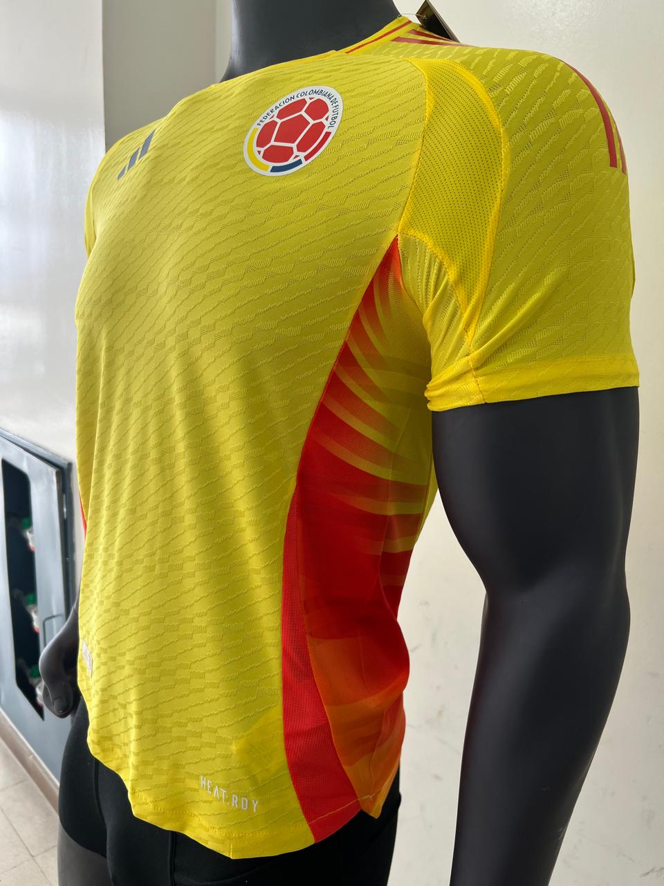 CAMISETA COLOMBIA AMARILLA PLAYER 2025 (Últimas unidades)