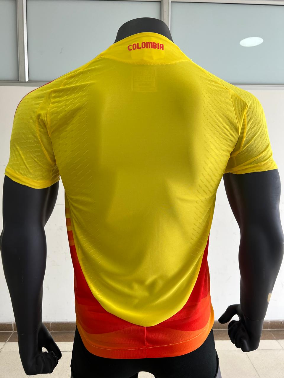 CAMISETA COLOMBIA AMARILLA PLAYER 2025 (Últimas unidades)